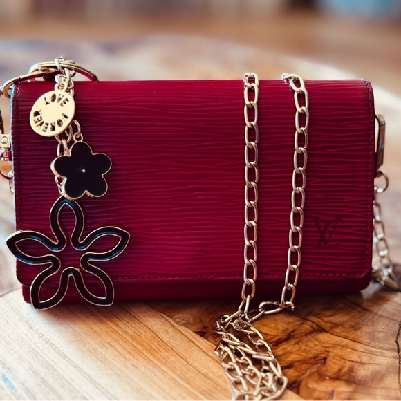 Louis Vuitton Handbags - Louis Vuitton Porte Monnaie Billets Tresor Wallet
Epi Leather Red 2000